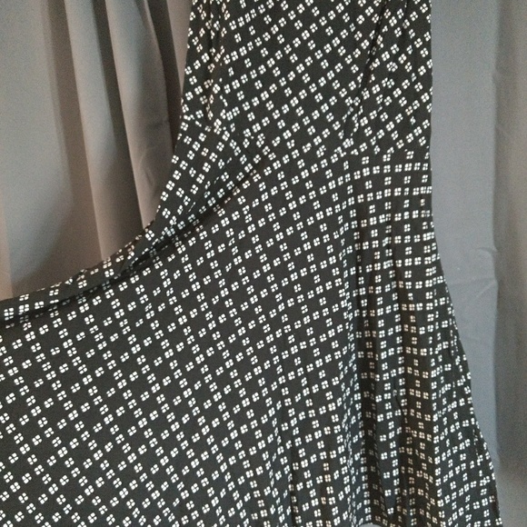 Old Navy Skater Dress - Picture 4 of 4